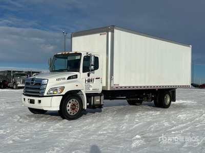 2023 Hino 338 4x2 Gesloten vrachtwagen
