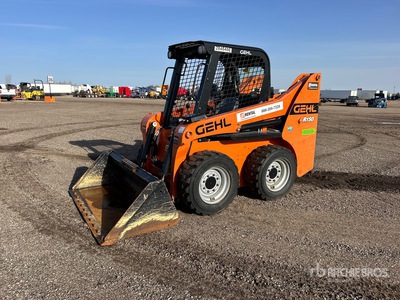 Gehl R150 Ładowarka o sterowaniu burtowym