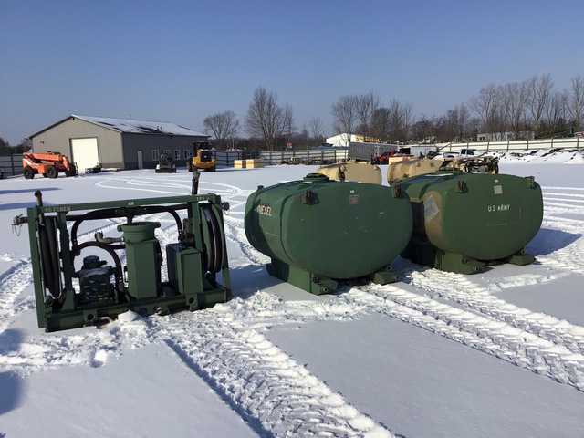 Fuel Transfer Pump w/Fuel Tanks