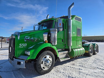 2005 Kenworth T800 T/A Sleeper Truck Tractor