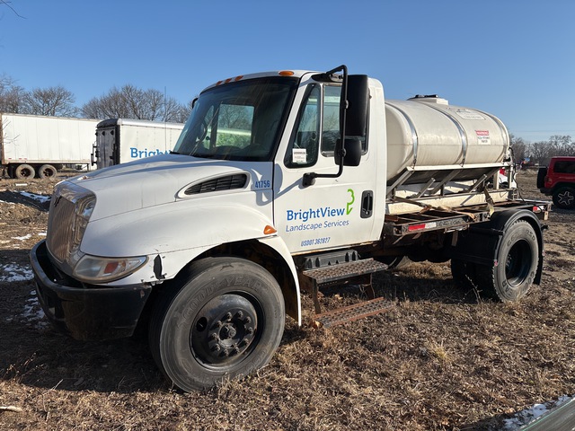 2007 International 4300 4x2 Flatbed Truck (Inoperable) 2007 International 4300 4x2 Flatbed Truck (Inoperable)