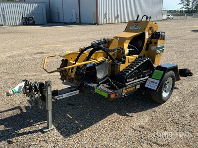 2021 Vermeer SC30TX Tracked Stump Grinder w/2021 TLR33 Trailer