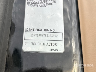 2019 Kenworth T680 6x4 3- Achs Sattelzugmaschine mit Schlafkabine