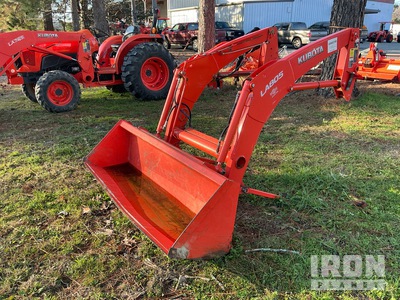 Kubota LA805 Front Loader Attachment