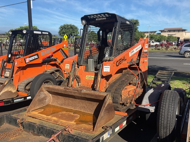 2021 Gehl RT135 Compact Track Loader w/ T/A Trailer