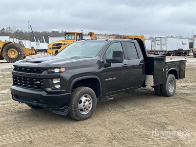 2021 Chevrolet Silverado 3500HD 4x4 Crew Cab Flatbed Truck