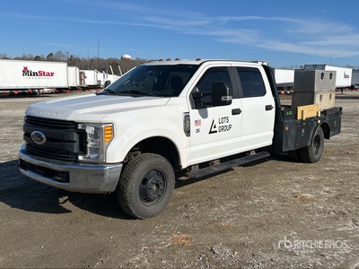 2018 Ford F-350 XL 4x4 Crew Cab Flatbed Truck