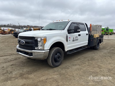 2018 Ford F-350 XL 4x4 Crew Cab Flatbed Truck