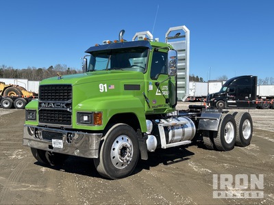 2022 Mack Pinnacle 6x4 T/A Day Cab Truck Tractor