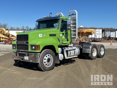 2022 Mack Pinnacle 6x4 T/A Day Cab Truck Tractor