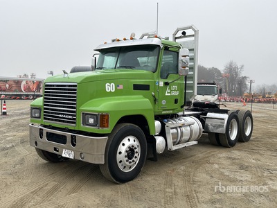 2019 Mack Pinnacle 6x4 T/A Day Cab Truck Tractor