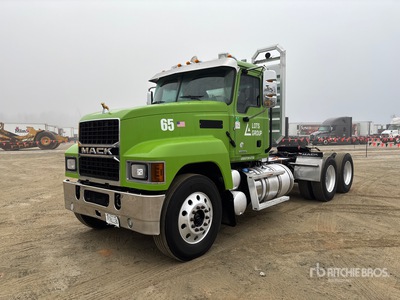 2019 Mack Pinnacle 6x4 T/A Day Cab Truck Tractor