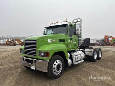 2019 Mack Pinnacle 6x4 T/A Day Cab Truck Tractor