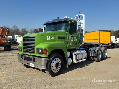 2019 Mack Pinnacle 6x4 T/A Day Cab Truck Tractor
