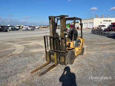 2003 Cat DP25K Pneumatic Tire Gabelstapler