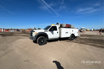 2015 Ford F-550 XL 4x4 Camion de servicios