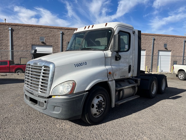 2016 Freightliner 108SD T/A Day Cab Truck Tractor