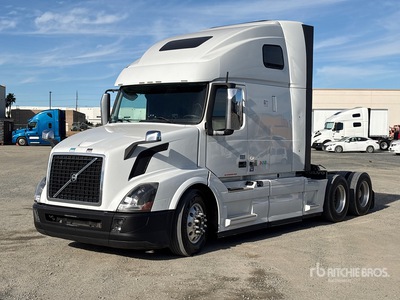 2015 Volvo VNL 6x4 Ciągnik siodłowy T/A z kabiną sypialną