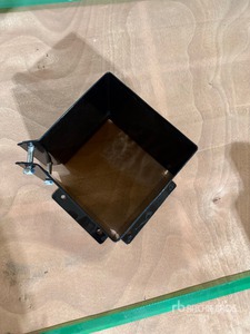 Quantity of (100) 6x6 AS Steel Black Base Supports Materiale edile