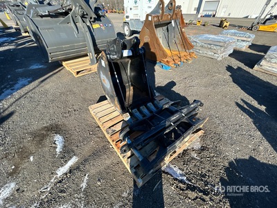 Strickland BT-8T TB290 24 in Digging Excavator Bucket - Fits Takeuchi TB290