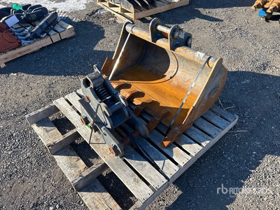 Strickland 36 in Digging Excavator Bucket - Fits 5 Ton