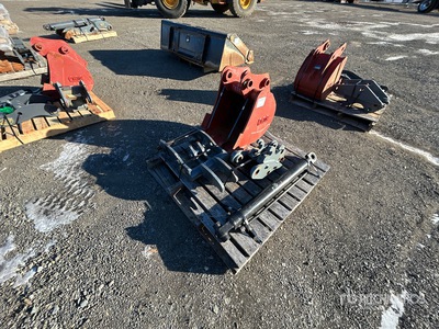 18 in Digging Excavator Bucket - Fits 3 Ton