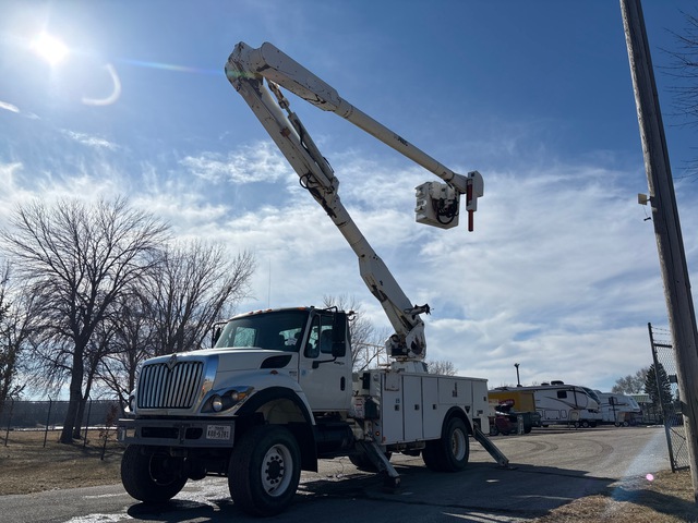 2008 Altec AM855 55 ft on 2008 International 7300 4x4 Bucket Truck 2008 Altec AM855 55 ft on 2008 International 7300 4x4 Bucket Truck