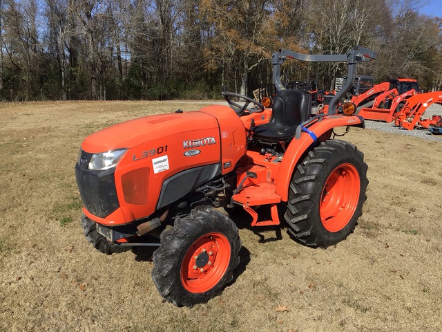 2017 Kubota L3901D 4WD Utility Tractor 2017 Kubota L3901D 4WD Utility Tractor