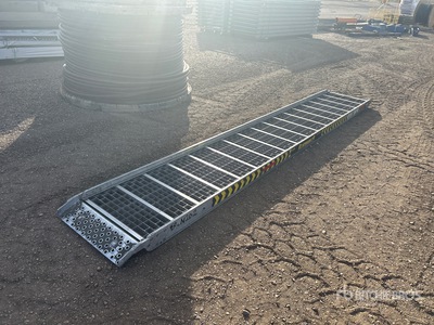 Roadwarrior 26 in x 13 ft 6 in Walk Ramp - To Fit Refrigerated Trailer