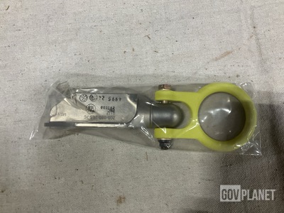 (2) Bell Textron 205-030-265-011 Fitting Assemblies