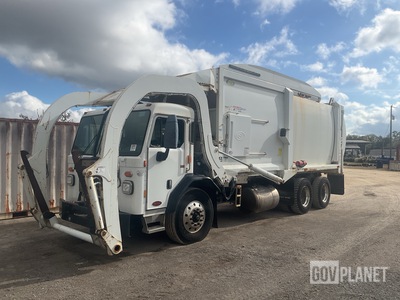 2018 Peterbilt 520 Waste Collection Truck