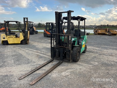 2005 Mitsubishi FD35N رافعة شوكية