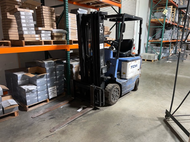 TCM FCB25E3 4600 lb Electric Forklift (Inoperable)