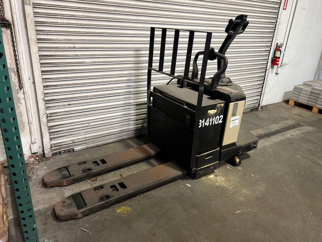 2000 Crown PE3540-60 6000 lb Electric Pallet Jack (Inoperable)
