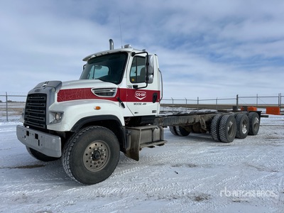 2015 Freightliner 114SD 8x6 Cab and Chassis