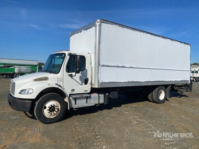 2012 Freightliner M2 106 4x2 Furgonetka
