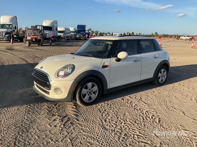 2016 Mini Cooper Automobile