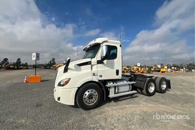 2019 Freightliner Cascadia 116 6x4 T/A Day Cab Truck Tractor