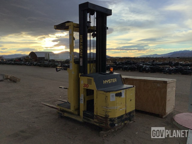Order Picker Model R30es Surplus Hyster R30XMS2 Order Picker in Doyle, California, United States ...