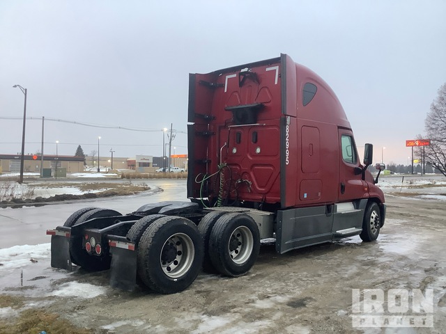 CAMIóN CAMAROTE 2017 FREIGHTLINER