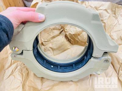 Quantity (22) Victaulic 6 in. Coupling Clamp Fittings Divers