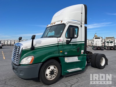 2016 Freightliner CA125 4x2 Cabeza Tractora Cabina Corta