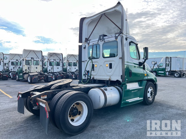 CAMIóN 2016 FREIGHTLINER