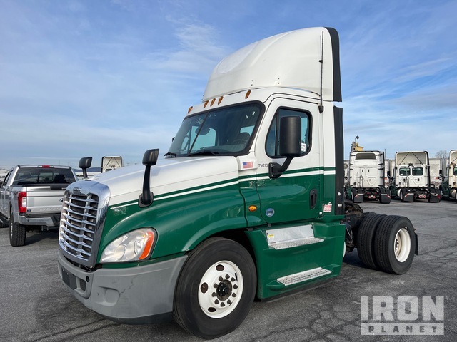 CAMIóN 2016 FREIGHTLINER