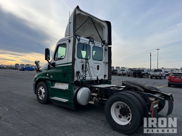 CAMIóN 2016 FREIGHTLINER