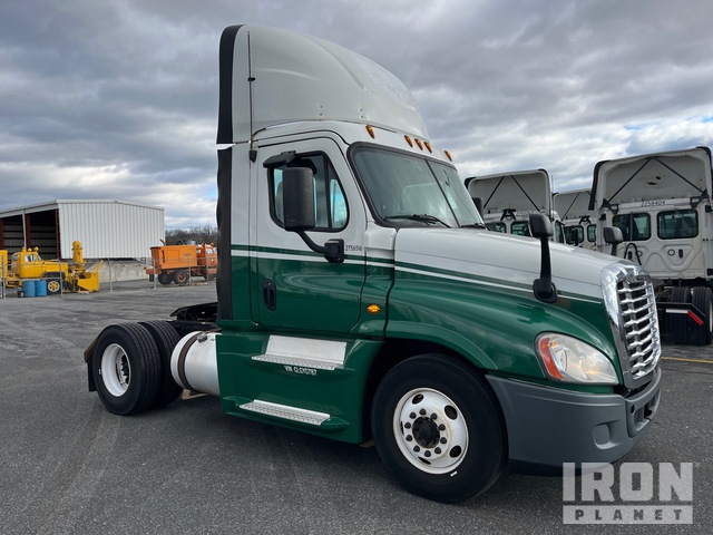 CAMIóN 2016 FREIGHTLINER
