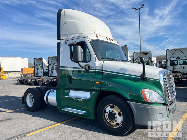 CAMIóN 2016 FREIGHTLINER