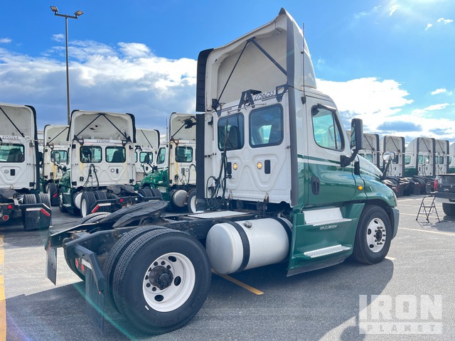 CAMIóN 2016 FREIGHTLINER