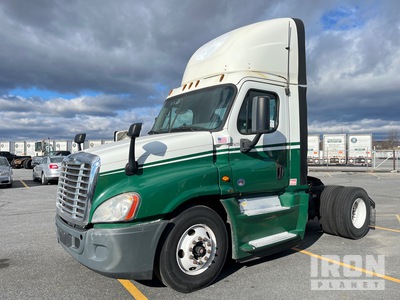 2016 Freightliner Cascadia 125 4x2 S/A Day Cab Truck Tractor
