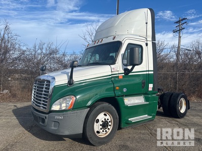 2015 Freightliner Cascadia 125 4x2 S/A Day Cab Truck Tractor